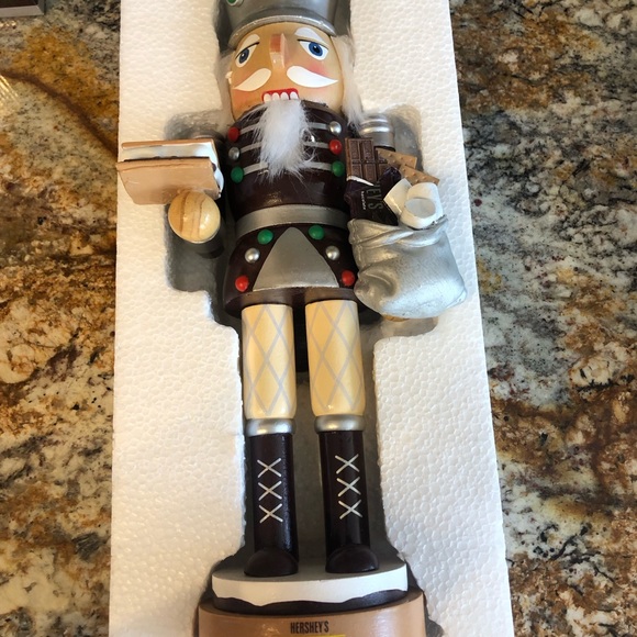 Kurt Adler Hershey’s S’mores Nutcracker NWT in Box 14 inches - Picture 2 of 12